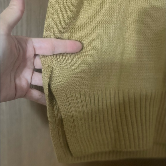 Banana Republic Women’s Essential Sweater - Picture 3 of 4